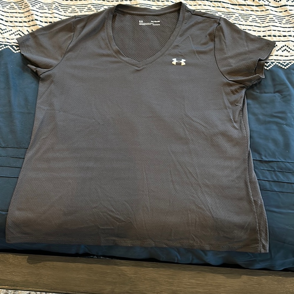Under armour women’s top